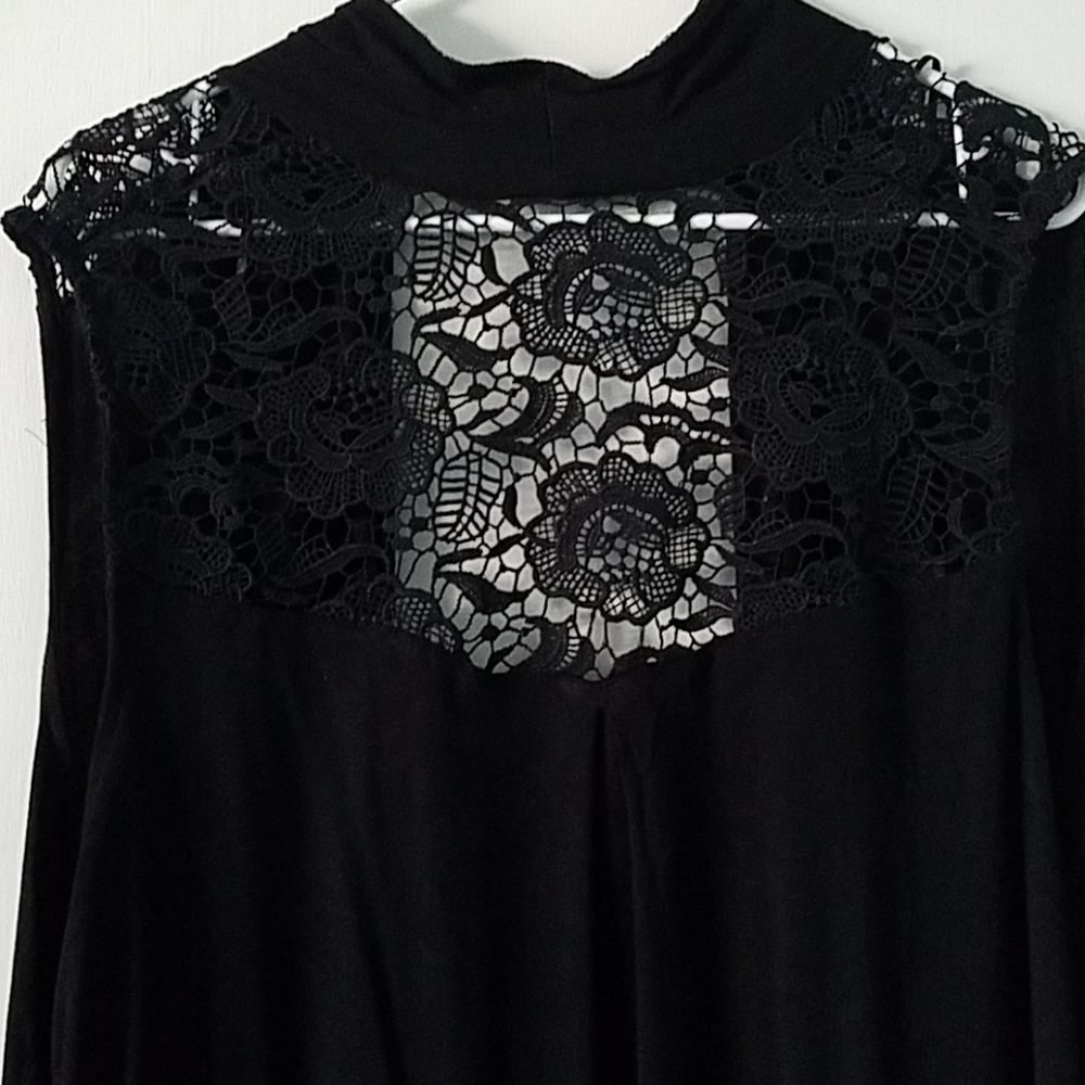Cable & gauge open sleeveless cardigan black